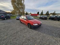 Rot Gebraucht 1998 Renault Mégane Limousine | 1.300 € (Fairer Preis)