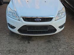 Weiß Gebraucht 2009 Ford Focus Kombi | 1.250 € (Guter Preis)