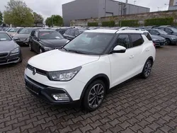 Weiss Gebraucht 2016 Ssangyong XLV Quartz SUV | 12.500 € (Fairer Preis)