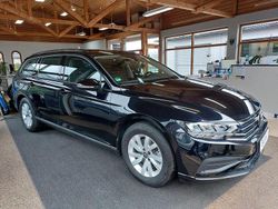 Schwarz Gebraucht 2022 VW Passat Basis Kombi | 23.990 € (Superpreis)
