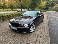Schwarz Gebraucht 2000 BMW 323 Cabriolet Basis Cabrio | 5.299 € (Fairer Preis)