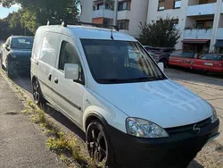 Weiß Gebraucht 2011 Opel Combo Van / Kleinbus | 2.650 € (Guter Preis)