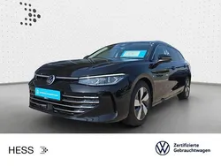 Grenadillschwarz metallic Gebraucht 2024 VW Passat Elegance Kombi | 35.549 €