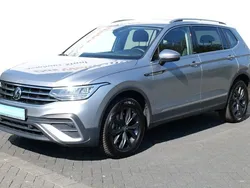 Pyrite silver metallic Gebraucht 2024 VW Tiguan Allspace Move SUV | 47.990 € (Etwas zu teuer)