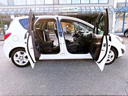 Weiß Gebraucht 2012 Opel Meriva Van / Kleinbus | 4.400 € (Fairer Preis)