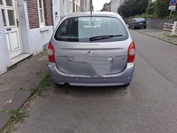 Grau Gebraucht 2004 Citroën Xsara Picasso Van / Kleinbus | 2.800 € (Teuer)