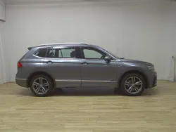 Grau Gebraucht 2020 VW Tiguan Allspace R-line SUV | 27.980 € (Teuer)