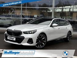 Mineralweiss (metallic) Gebraucht 2025 BMW 520 Comfort Edition Kombi | 54.430 € (Guter Preis)