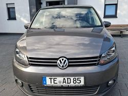 Grau Gebraucht 2015 VW Touran Trendline Van / Kleinbus | 8.500 € (Guter Preis)