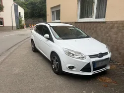 Weiß Gebraucht 2013 Ford Focus Kombi | 3.650 € (Guter Preis)