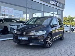 Deepblaclperleffekt Gebraucht 2023 VW Touran Comfortline Van / Kleinbus | 32.400 € (Fairer Preis)