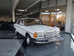 Weiß Gebraucht 1985 Mercedes 200 Limousine | 13.500 €