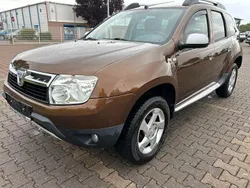 Braun Gebraucht 2011 Dacia Duster Lauréate SUV | 5.800 € (Fairer Preis)