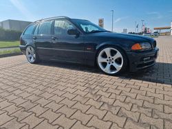 Schwarz Gebraucht 2000 BMW 328 Kombi | 1.100 €