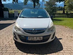 Weiß Gebraucht 2012 Opel Corsa Color Edition Limousine | 3.200 € (Guter Preis)