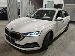 Weiß Gebraucht 2021 Skoda Octavia Kombi | 21.500 € (Fairer Preis)