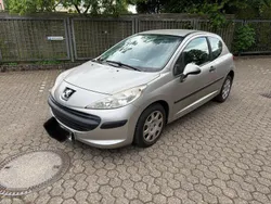 Silber Gebraucht 2007 Peugeot 207 Kleinwagen | 1.150 € (Guter Preis)