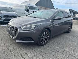 Braun Gebraucht 2019 Hyundai i40 Trend Kombi | 9.999 € (Fairer Preis)