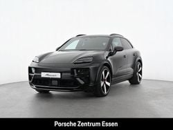 Tiefschwarzmetallic Gebraucht 2025 Porsche Macan Turbo SUV | 113.900 € (Guter Preis)