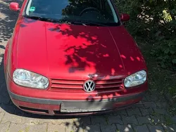 Rot Gebraucht 2000 VW Golf IV Kleinwagen | 900 € (Guter Preis)