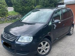 Schwarz Gebraucht 2006 VW Touran Van / Kleinbus | 2.500 € (Etwas zu teuer)