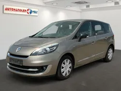 Beige Gebraucht 2013 Renault Grand Scénic III Bose Edition Van / Kleinbus | 3.699 € (Superpreis)