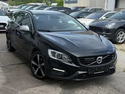 Schwarz Gebraucht 2016 Volvo V60 R-Design Momentum Kombi | 14.900 € (Etwas zu teuer)
