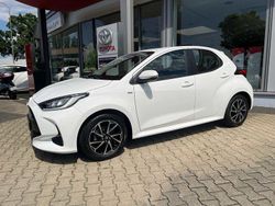 Weiss Gebraucht 2023 Toyota Yaris Team Limousine | 23.620 € (Teuer)