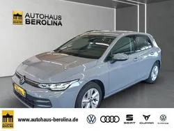 Grau Gebraucht 2024 VW Golf VIII Life Limousine | 26.333 € (Guter Preis)