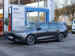 Grau Gebraucht 2023 Ford Focus ST-Line | 31.900 €