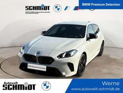 Alpinweiß uni Gebraucht 2024 BMW M135 Kleinwagen | 44.290 € (Teuer)