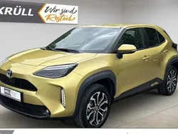 Gold Gebraucht 2023 Toyota Yaris Cross Team SUV | 24.490 € (Fairer Preis)