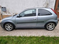 Grau Gebraucht 2004 Opel Corsa Kleinwagen | 1.200 € (Fairer Preis)