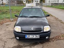 Schwarz Gebraucht 2000 Renault Clio II Limousine | 2.000 €