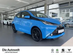 Cyan Gebraucht 2017 Toyota Aygo X-wave Kleinwagen | 9.980 € (Etwas zu teuer)