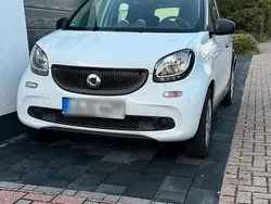 Weiß Gebraucht 2016 Smart ForFour Kleinwagen | 6.500 €