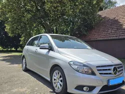 Silber Gebraucht 2013 Mercedes B200 Van / Kleinbus | 9.100 € (Fairer Preis)