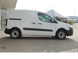 Weiß Gebraucht 2017 Citroën Berlingo Business Class Van / Kleinbus | 13.990 € (Teuer)