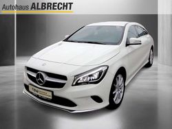 Weiß Gebraucht 2016 Mercedes CLA180 Urban Limousine | 17.990 € (Guter Preis)