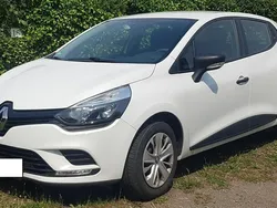 Weiß Gebraucht 2018 Renault Clio IV Kleinwagen | 7.750 €
