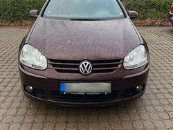 Rot Gebraucht 2005 VW Golf IV Individual Limousine | 4.100 € (Etwas zu teuer)