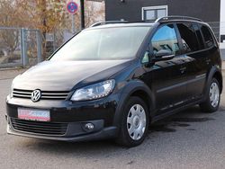 Schwarz Gebraucht 2011 VW Touran Cross Van / Kleinbus | 9.490 € (Fairer Preis)