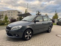 Grau Gebraucht 2014 Skoda Fabia Active Kleinwagen | 6.990 € (Fairer Preis)