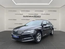 Magneticbraun metallic Gebraucht 2021 Skoda Superb Ambition Kombi | 20.890 € (Etwas zu teuer)