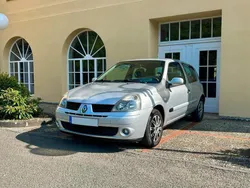Silber Gebraucht 2005 Renault Clio II Extreme Kleinwagen | 1.500 €