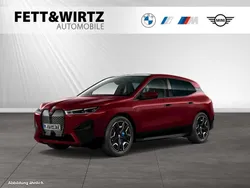 Aventurinrot metallic Gebraucht 2024 BMW iX Sport Line SUV | 75.990 € (Etwas zu teuer)