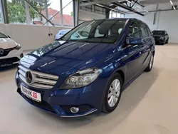 Blau Gebraucht 2012 Mercedes B180 Van / Kleinbus | 14.990 € (Fairer Preis)