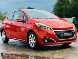 Orange Gebraucht 2016 Peugeot 208 Kleinwagen | 5.990 € (Guter Preis)