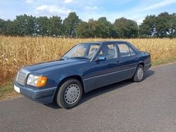 Blau Gebraucht 1990 Mercedes E260 Limousine | 5.600 €