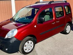 Braun Gebraucht 2009 Renault Kangoo Privilege Van / Kleinbus | 5.500 € (Fairer Preis)